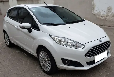 Ford Fiesta Kinetic SE usado (2017) color Blanco precio $18.500.000