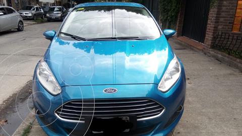 foto Ford Fiesta Kinetic Titanium Powershift usado (2014) color Azul Mediterráneo precio $1.075.000