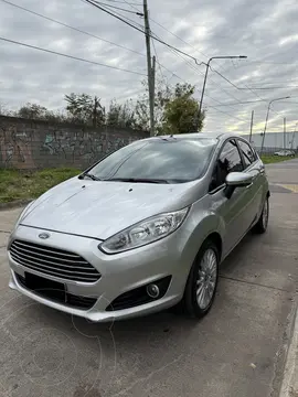 Ford Fiesta Kinetic SE usado (2017) color Gris precio $16.500.000