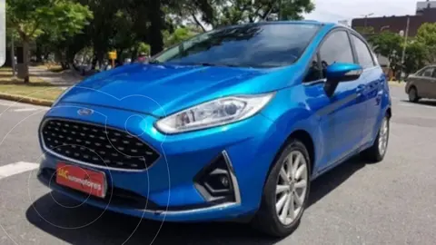 Ford Fiesta Kinetic Titanium usado (2018) color Azul Mediterraneo financiado en cuotas(anticipo $8.000.000)