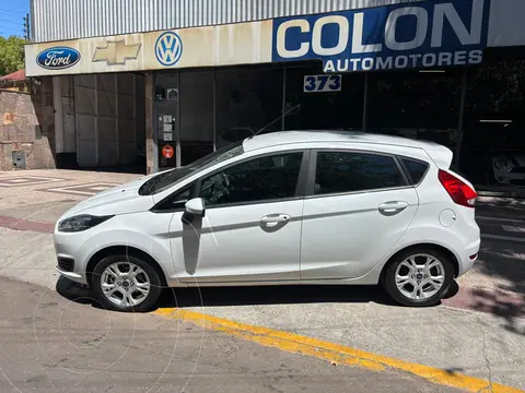 Ford Fiesta Kinetic S Plus usado (2017) color Blanco precio $15.790.000