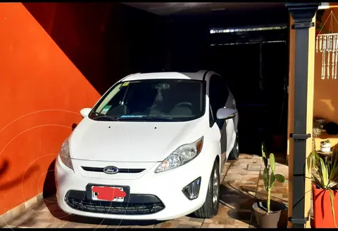 Ford Fiesta Kinetic Titanium usado (2012) color Blanco precio $13.900.000