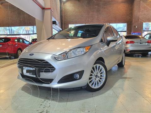 foto Ford Fiesta Kinetic Titanium usado (2016) color Gris Mercurio precio $1.650.000