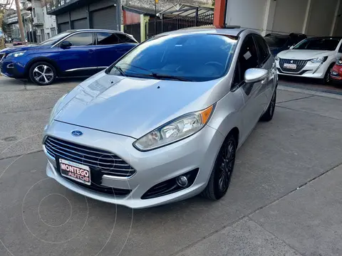 Ford Fiesta Kinetic Titanium usado (2013) color Plata Estelar precio $15.900.000