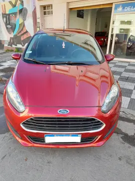 Ford Fiesta Kinetic S usado (2016) color Rojo Rubi precio $8.500.000