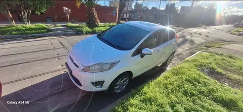 Ford Fiesta Kinetic Titanium usado (2011) color Blanco precio u$s6.500