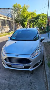 Ford Fiesta Kinetic SE usado (2017) color Gris precio $15.300.000