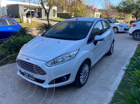 Ford Fiesta Kinetic SE usado (2014) color Blanco Oxford precio $1.200.000