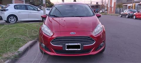 Ford Fiesta Kinetic Titanium Powershift usado (2014) color Rojo Sport precio $1.350.000