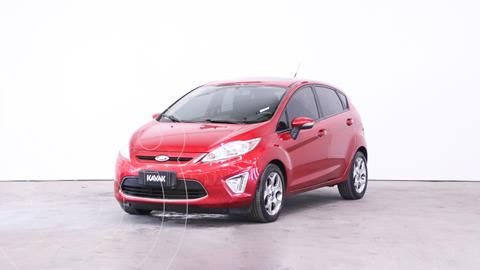 foto Ford Fiesta Kinetic Titanium usado (2011) color Rojo Volcánico precio $1.110.000