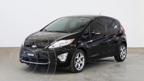 foto Ford Fiesta Kinetic Titanium usado (2013) color Negro Perla precio $1.110.000