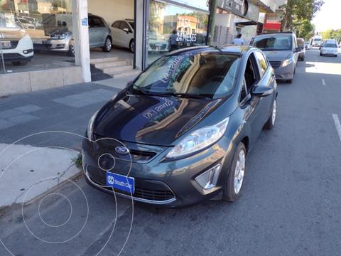 foto Ford Fiesta Kinetic Titanium usado (2011) color Gris Oscuro precio $650.000