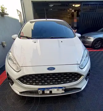 Ford Fiesta Kinetic SE usado (2018) color Blanco Oxford precio $6.800.000