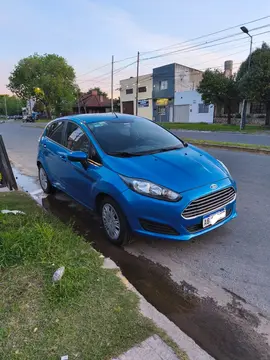Ford Fiesta Kinetic S usado (2017) color Azul precio u$s11.000