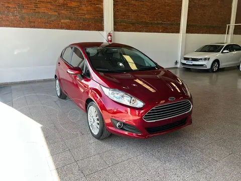 foto Ford Fiesta Kinetic SE usado (2015) color Rojo precio $3.500.000