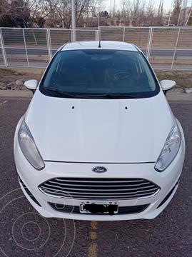 Ford Fiesta Kinetic SE usado (2015) color Blanco precio $1.150.000