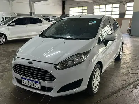 Ford Fiesta Kinetic S usado (2017) color Blanco Oxford financiado en cuotas(anticipo $7.000.000 cuotas desde $250.000)