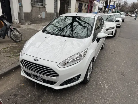 Ford Fiesta Kinetic SE usado (2014) color Blanco precio $13.800.000