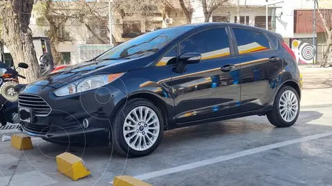 Ford Fiesta Kinetic SE Plus Powershift usado (2014) color Negro Perla precio $6.150.000
