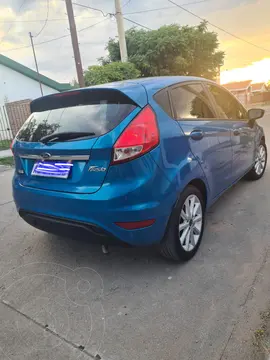Ford Fiesta Kinetic SE Plus Powershift usado (2018) color Azul Mediterraneo precio $3.800.000