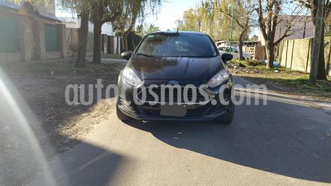 foto Ford Fiesta Kinetic S usado (2015) color Negro Perla precio $680.000