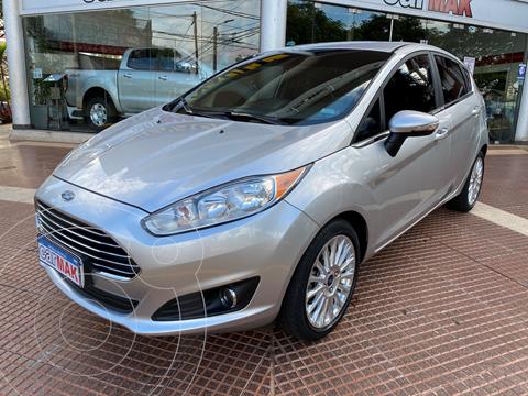 Ford Fiesta Kinetic Titanium usado (2017) color Gris financiado en cuotas(anticipo $900.000)