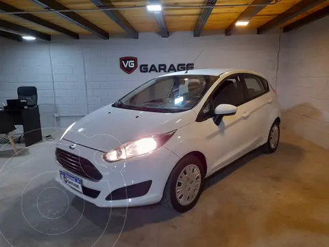 Ford Fiesta Kinetic S usado (2015) color Blanco precio $17.500.000