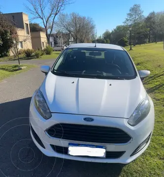 Ford Fiesta Kinetic S usado (2016) color Blanco precio u$s9.200