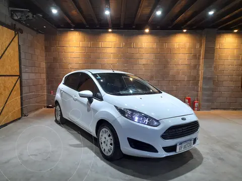 Ford Fiesta Kinetic S usado (2016) color Blanco Oxford precio $17.500.000