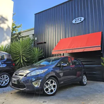 Ford Fiesta Kinetic Titanium usado (2013) color Azul precio $12.490.000