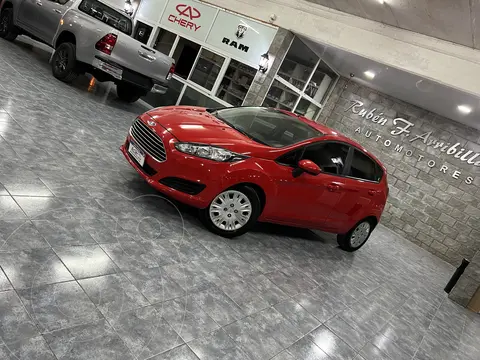 Ford Fiesta Kinetic S usado (2016) color Rojo Rubi precio $13.800.000