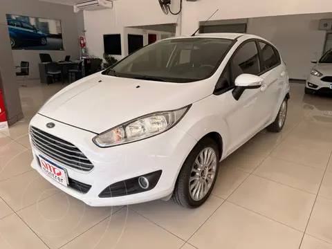 Ford Fiesta Kinetic SE usado (2017) color Blanco precio $14.900.000