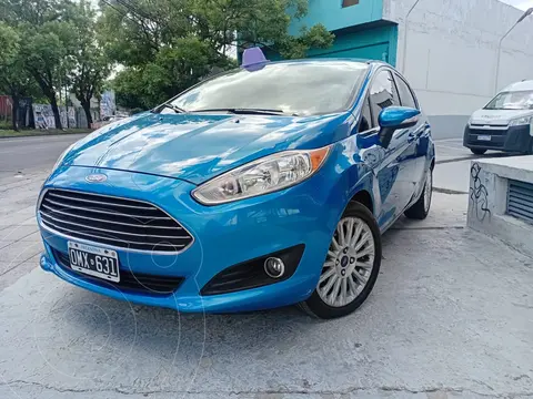 Ford Fiesta Kinetic Titanium Powershift usado (2015) color Azul precio $17.800.000
