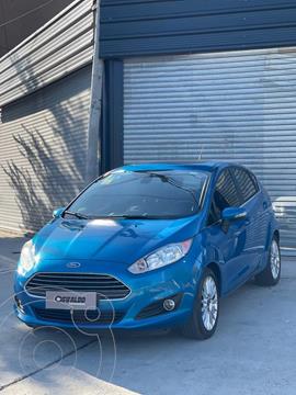 Ford Fiesta Kinetic Titanium usado (2015) color Azul financiado en cuotas(anticipo $1.900.000)