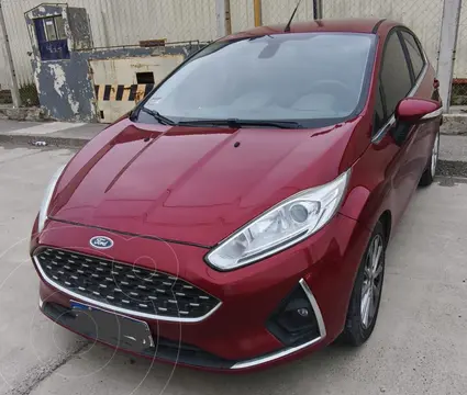 Ford Fiesta Kinetic Titanium usado (2018) color Rojo Volcanico precio $17.000.000