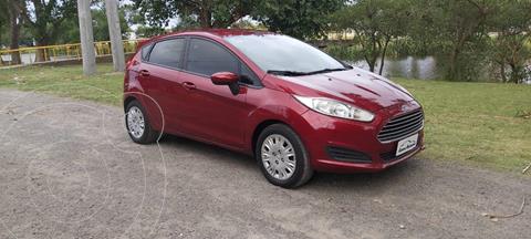 foto Ford Fiesta Kinetic S usado (2016) color Rojo Rubí precio $1.790.000