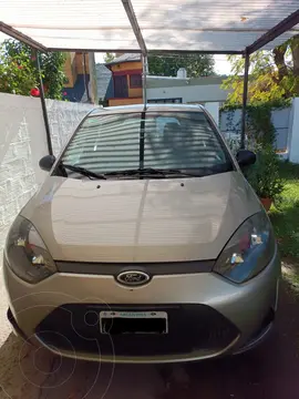 Ford Fiesta Max One Ambiente usado (2011) color Beige precio $9.500.000
