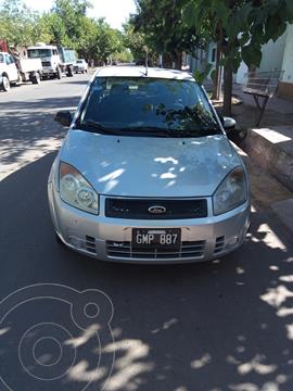 foto Ford Fiesta Max Ambiente usado (2007) color Gris precio $450.000