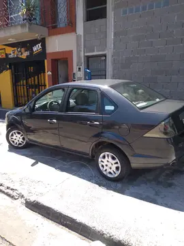Ford Fiesta Max Ambiente usado (2011) color Gris Oscuro precio $11.000.000
