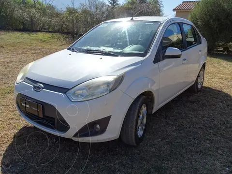 Ford Fiesta Max Edge Plus usado (2011) color Blanco precio $2.650.000