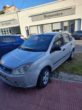 Ford Fiesta Max Ambiente Plus usado (2009) color Gris precio $7.000.000