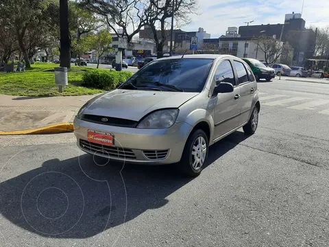 Ford Fiesta One Ambiente usado (2007) color Gris Grafito precio $7.500.000