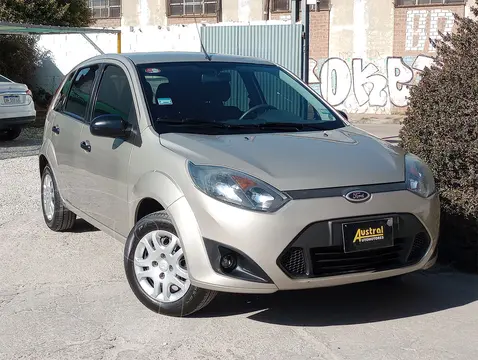 Ford Fiesta One Ambiente Plus usado (2012) color Marron financiado en cuotas(anticipo $5.000.000)