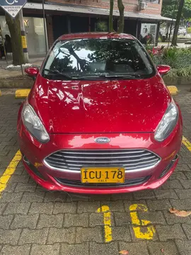 Ford Fiesta Sedan SE Sportback usado (2015) color Rojo precio $37.500.000
