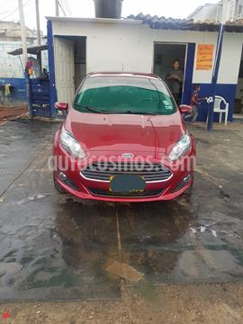 foto Ford Fiesta Sedán SE usado (2016) color Rojo Rubí precio $34.000.000