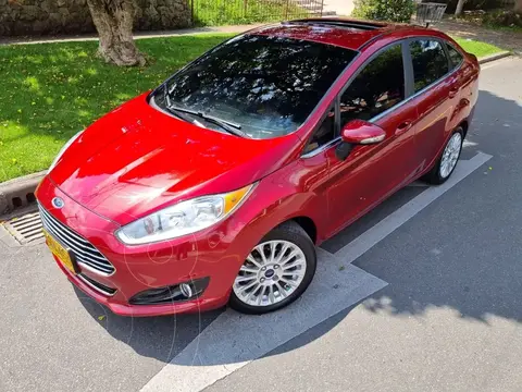 Ford Fiesta Sedan Titanium Aut usado (2015) color Rojo precio $43.900.000