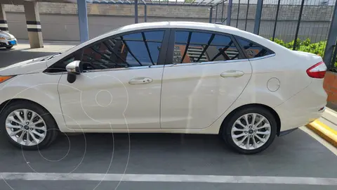 Ford Fiesta Sedan Titanium Aut usado (2017) color Blanco precio $43.000.000