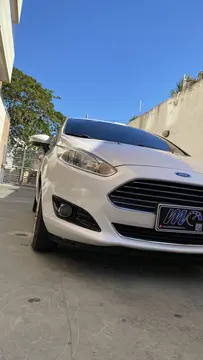 Ford Fiesta Sedan Titanium Aut usado (2017) color Blanco precio $53.900.000
