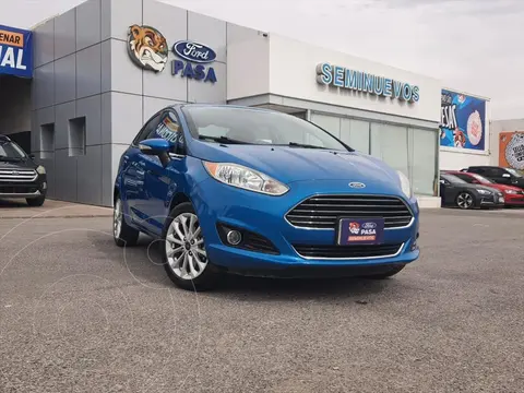 Ford Fiesta Sedan Titanium Aut usado (2017) color Azul Elctrico precio $175,000