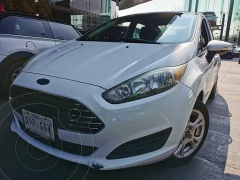 Ford Fiesta Sedán SE Aut